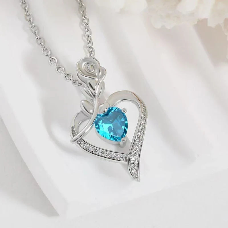 Elegant Style Heart shaped Pendant Necklace Hollow Design Mother's Day Gift Party Suitable for Best Friends Without Box